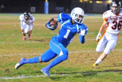 Improving Centaurs learn varsity  game from first year coach