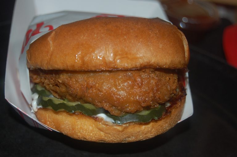 Monty’s Good Burger has good chick’n